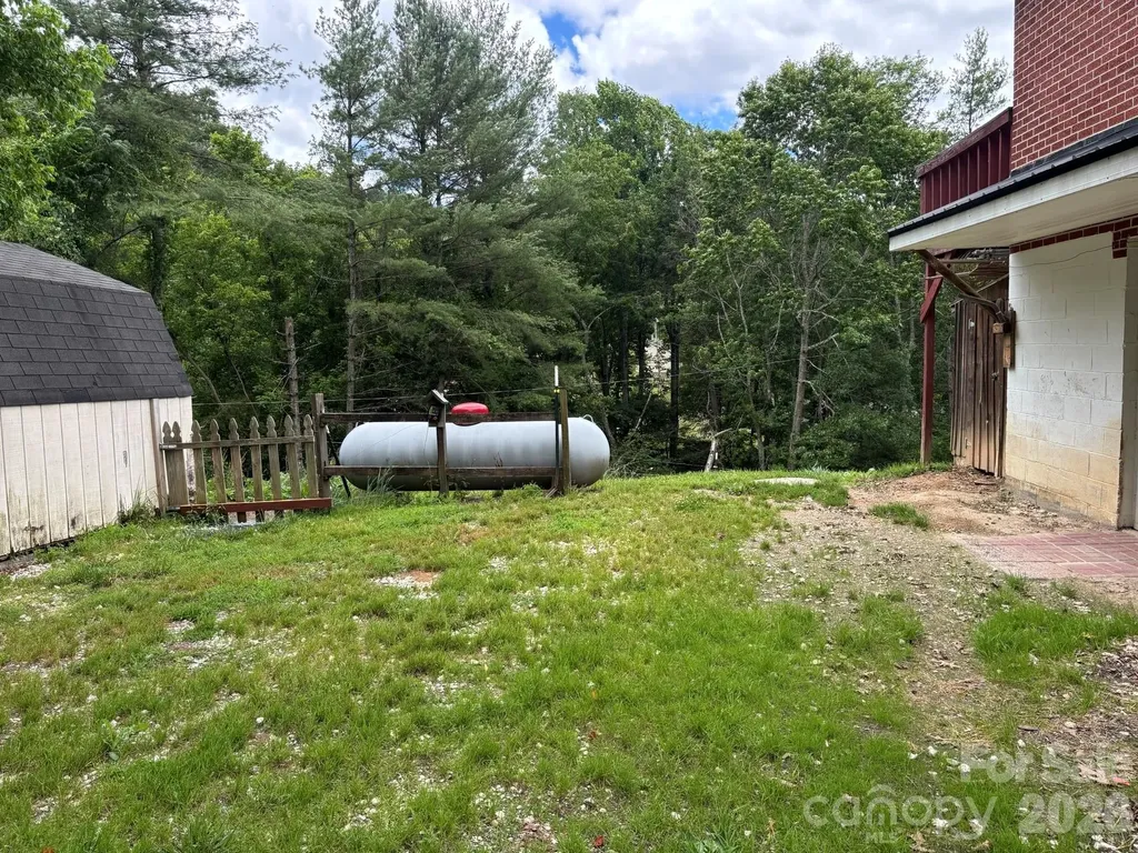 86 Jack Sullins Road Spruce Pine NC 28777