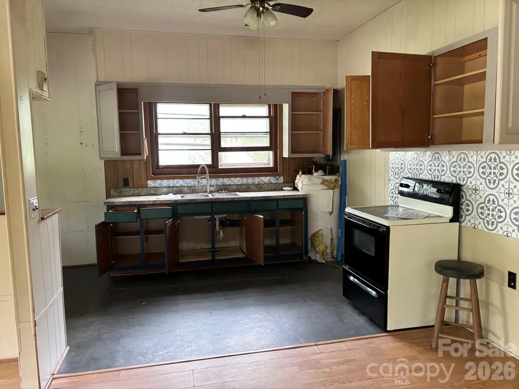 86 Jack Sullins Road Spruce Pine NC 28777