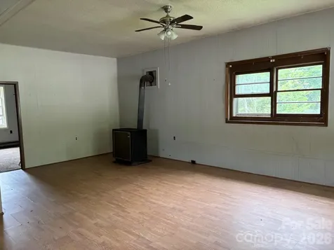 86 Jack Sullins Road Spruce Pine NC 28777