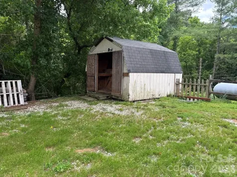 86 Jack Sullins Road Spruce Pine NC 28777