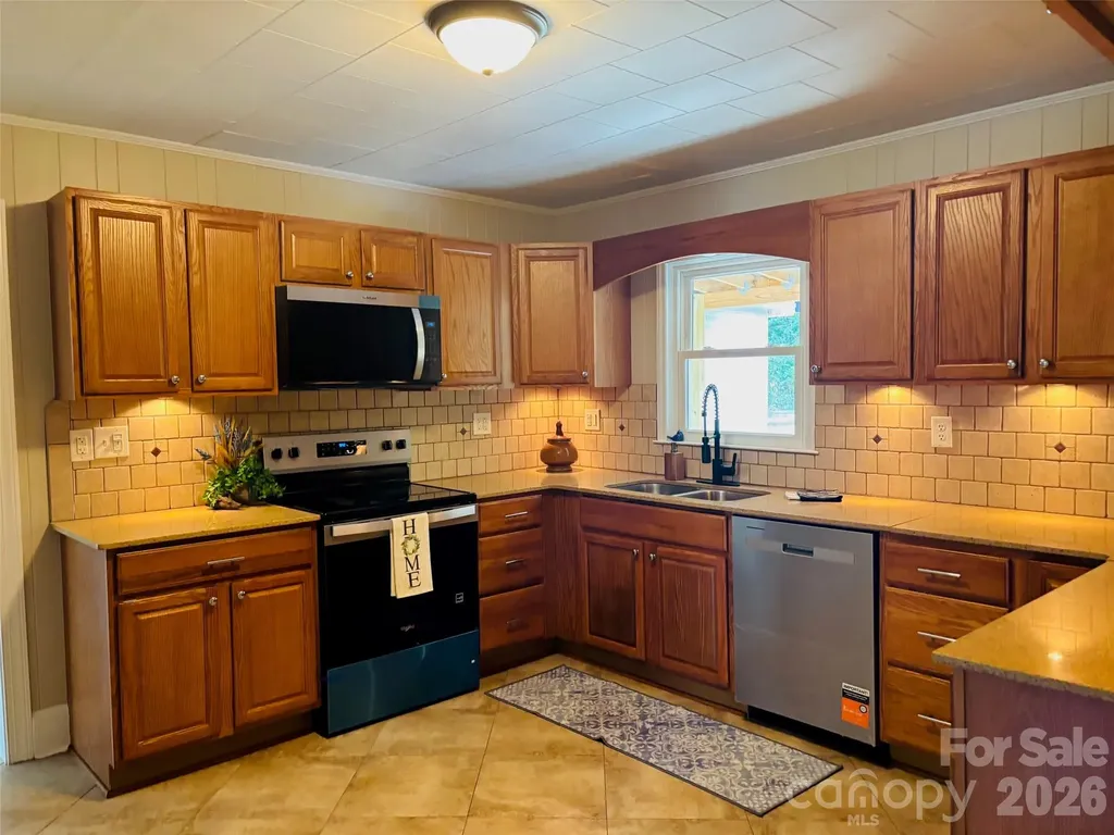 168 Collins Avenue Forest City NC 28043