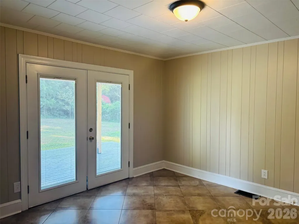 168 Collins Avenue Forest City NC 28043