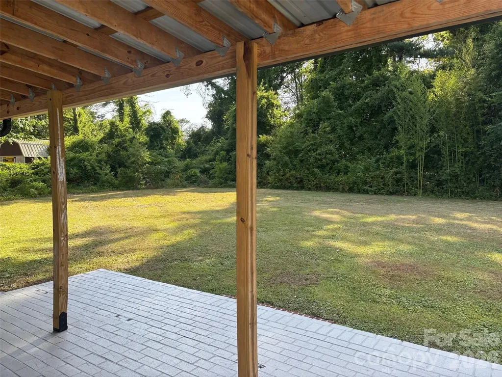 168 Collins Avenue Forest City NC 28043