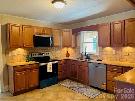 168 Collins Avenue Forest City NC 28043