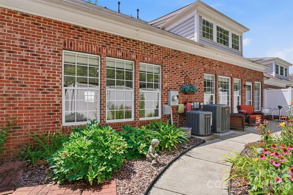 8109 Oratorio Place Charlotte NC 28270