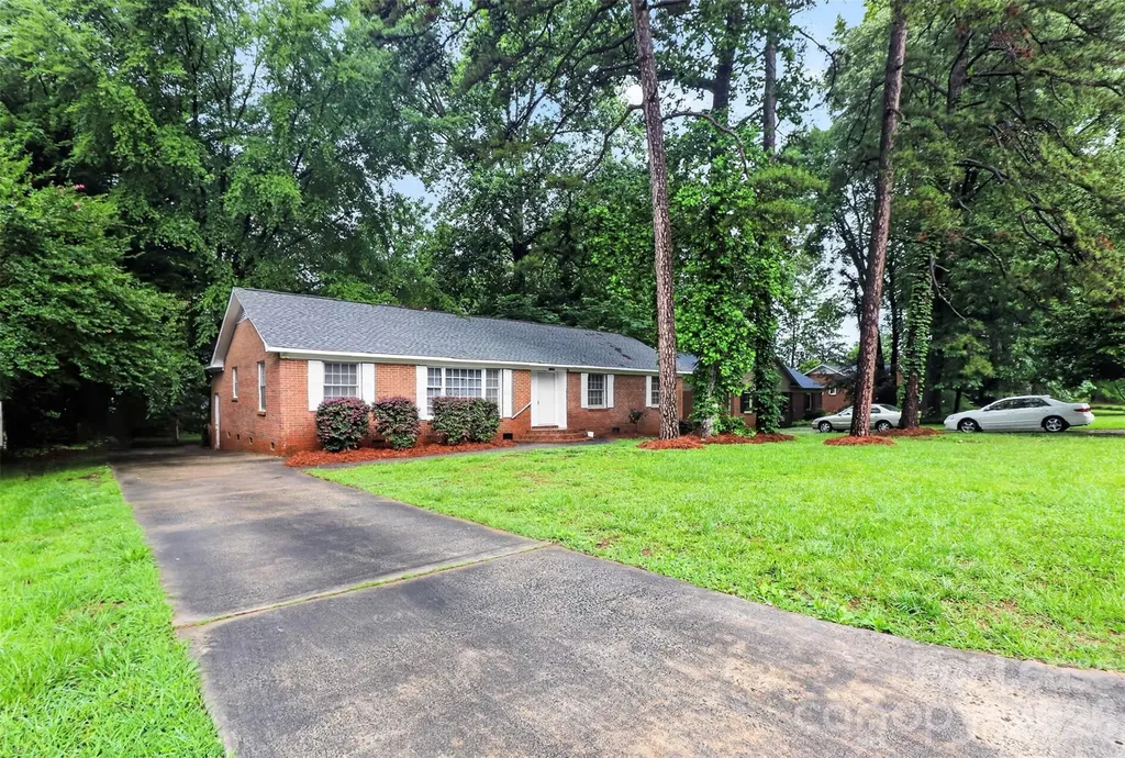 11228 Gladewater Drive Matthews NC 28105