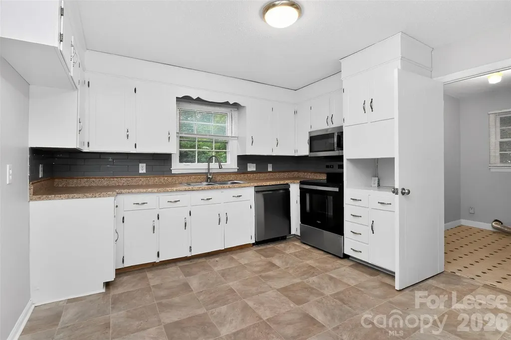 11228 Gladewater Drive Matthews NC 28105