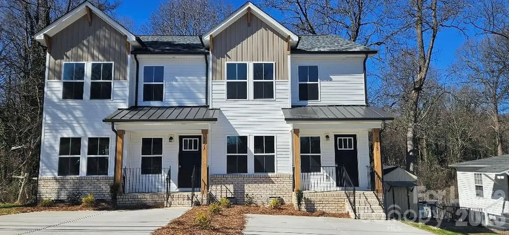 382 W Moore Avenue Mooresville NC 28115