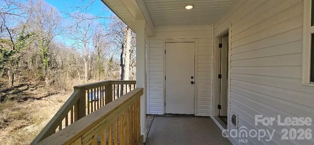 382 W Moore Avenue Mooresville NC 28115