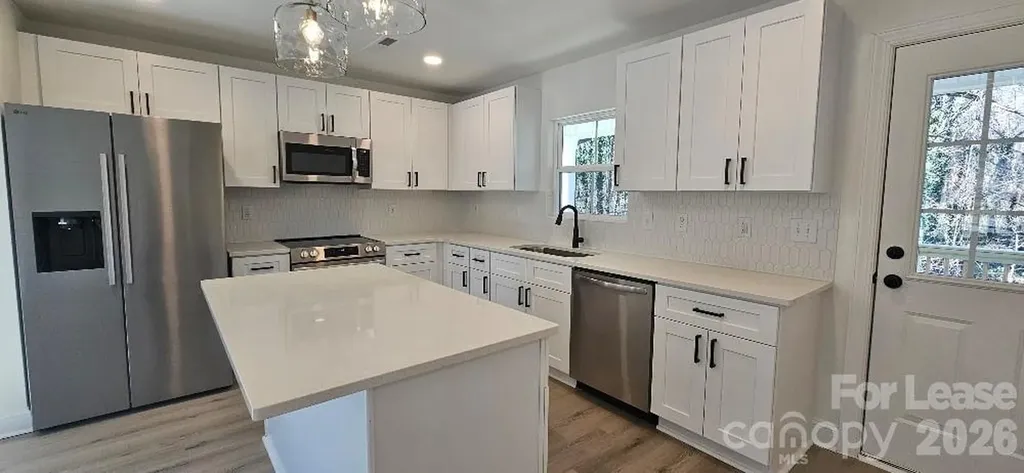 382 W Moore Avenue Mooresville NC 28115