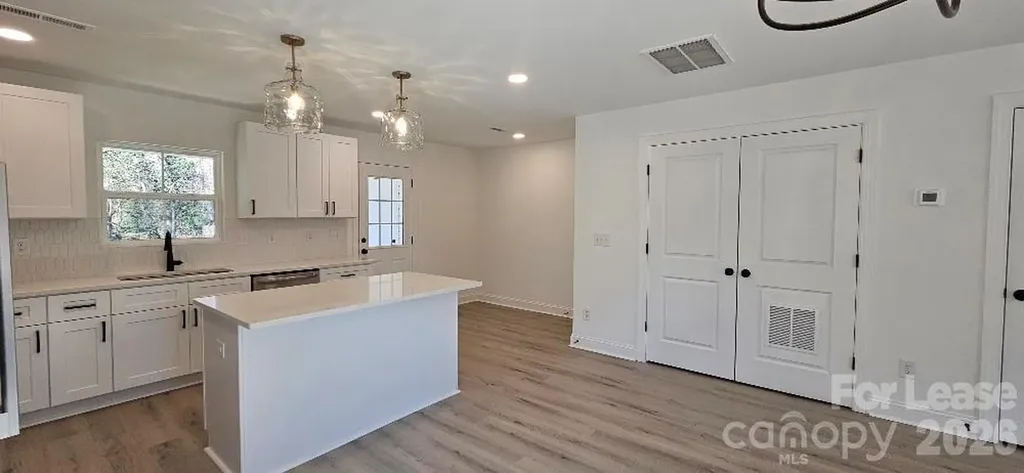 382 W Moore Avenue Mooresville NC 28115