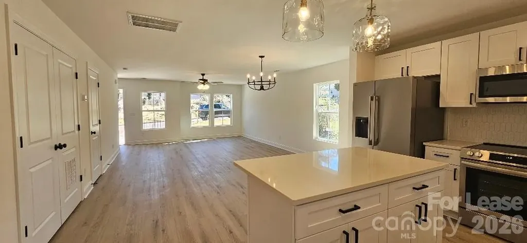 382 W Moore Avenue Mooresville NC 28115