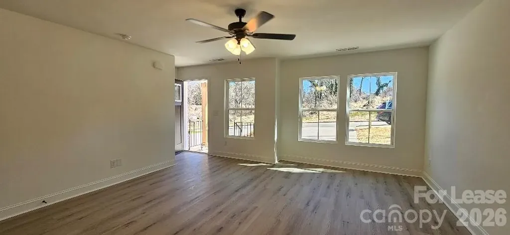 382 W Moore Avenue Mooresville NC 28115