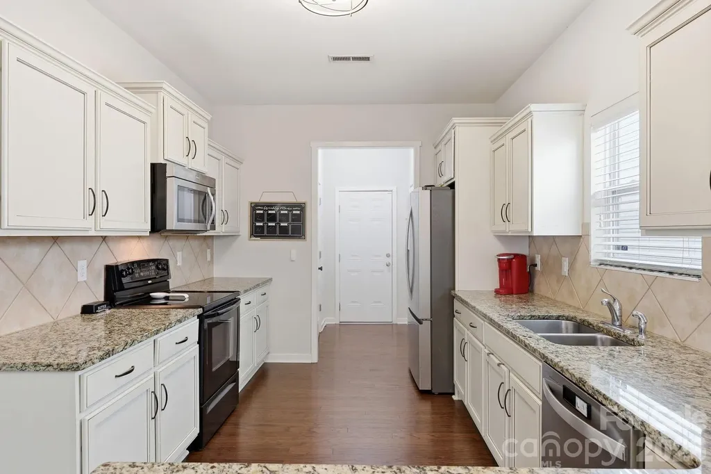 8411 Washoe Pine Lane Charlotte NC 28215