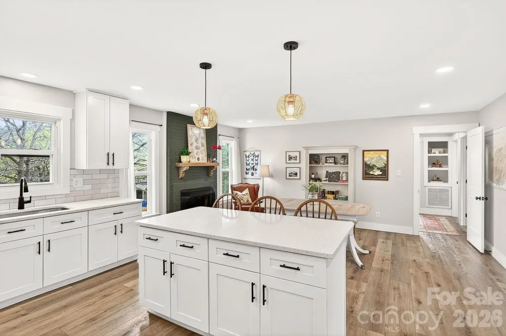 61 Knoll Ridge Drive Asheville NC 28804