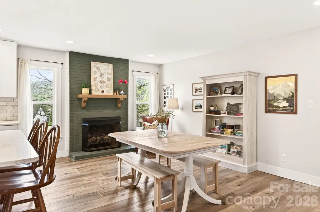 61 Knoll Ridge Drive Asheville NC 28804