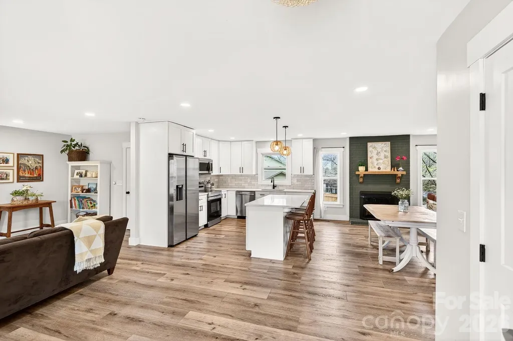 61 Knoll Ridge Drive Asheville NC 28804