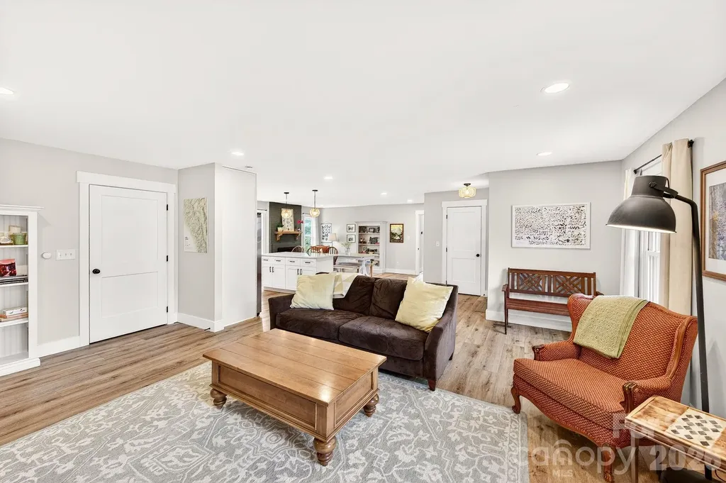 61 Knoll Ridge Drive Asheville NC 28804