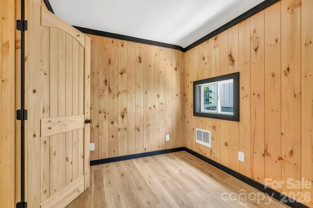 209 Meadow Loop Newland NC 28657