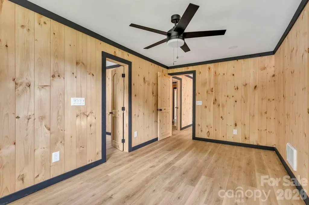 209 Meadow Loop Newland NC 28657