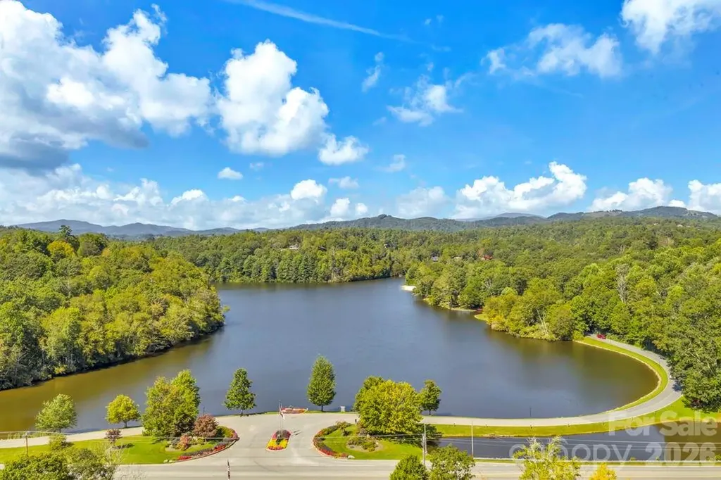 209 Meadow Loop Newland NC 28657