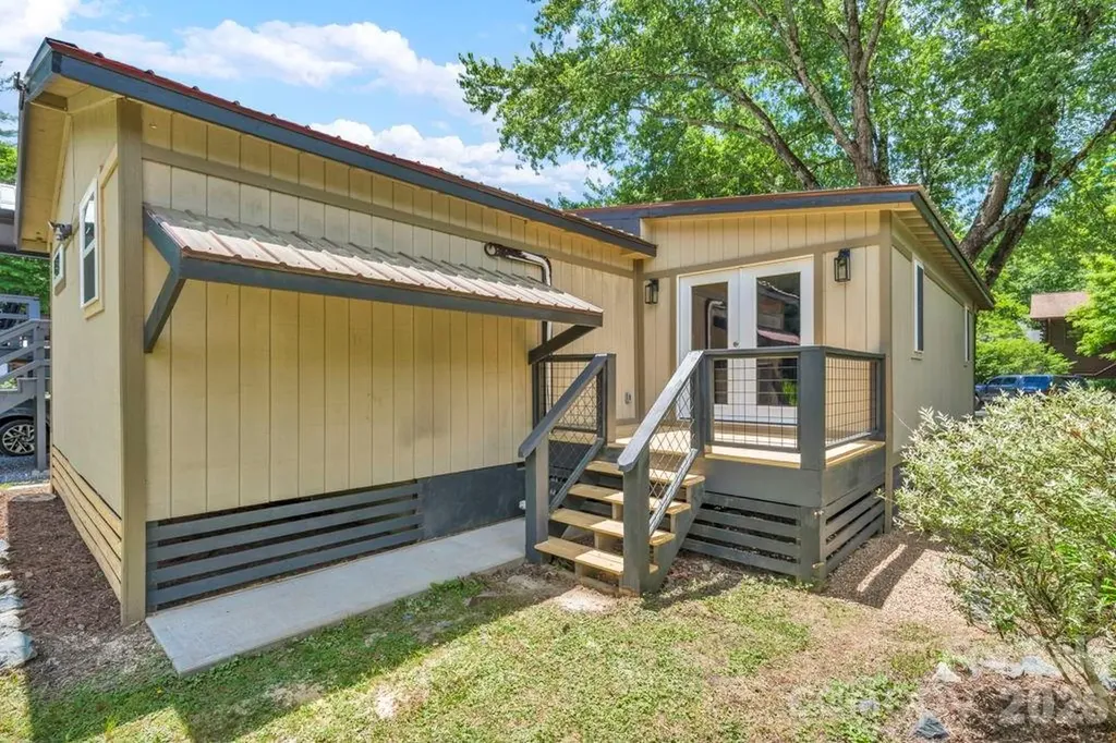 209 Meadow Loop Newland NC 28657