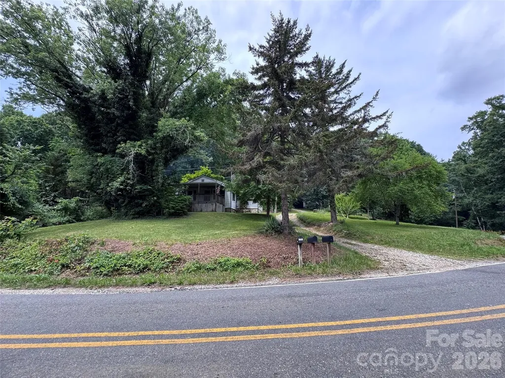 400 & 402 Sharon Road Fairview NC 28730