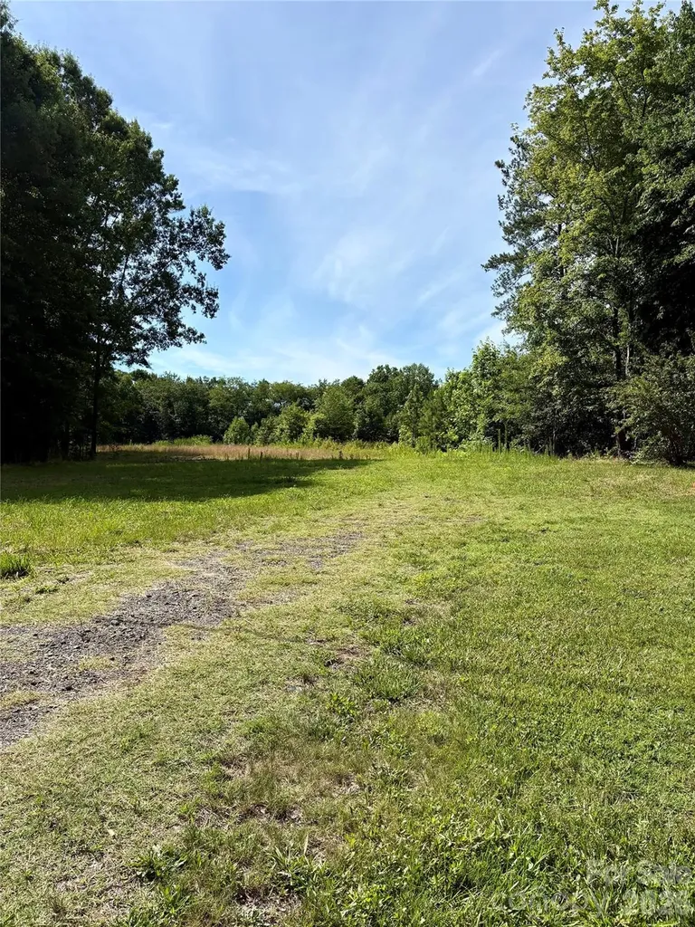 1323 Hill Road Lincolnton NC 28092