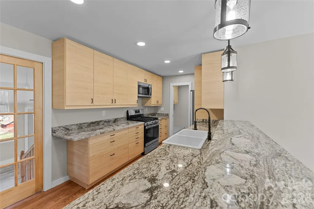 88 Skyview Terrace Asheville NC 28806