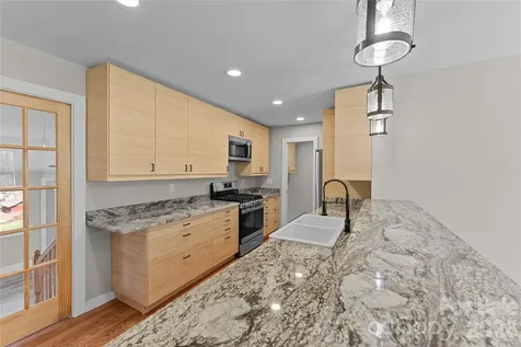 88 Skyview Terrace Asheville NC 28806