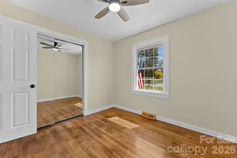 88 Skyview Terrace Asheville NC 28806