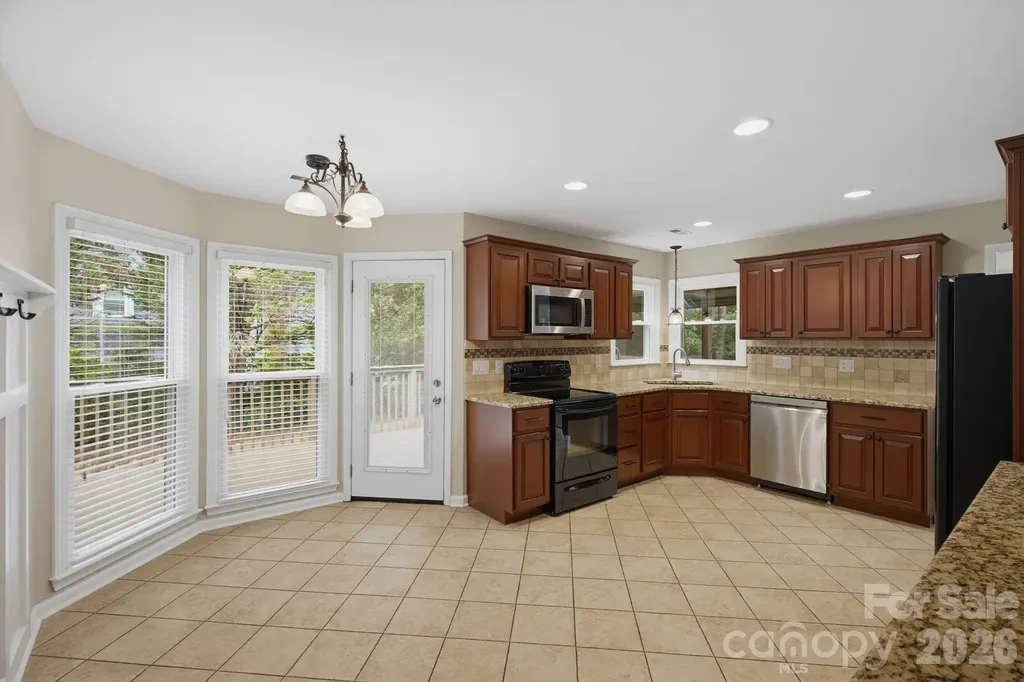 6632 Elmstone Drive Charlotte NC 28277