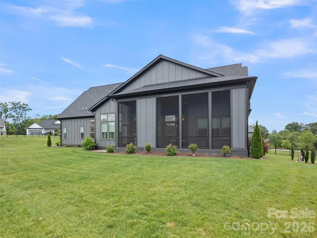 582 Daniel Circle Drive Mills River NC 28759