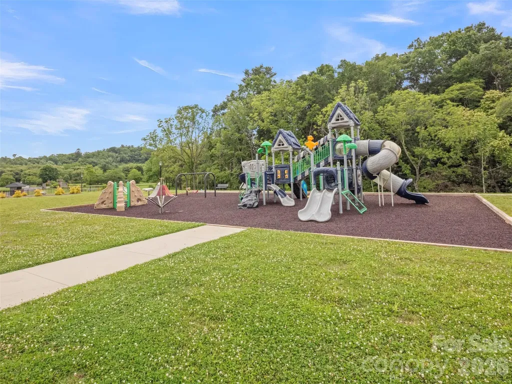 582 Daniel Circle Drive Mills River NC 28759