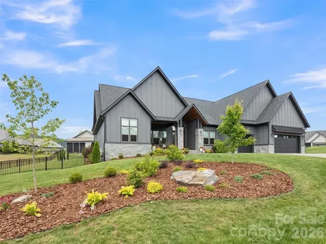 582 Daniel Circle Drive Mills River NC 28759