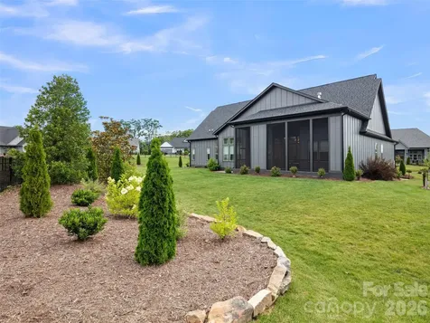 582 Daniel Circle Drive Mills River NC 28759