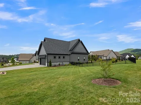 582 Daniel Circle Drive Mills River NC 28759