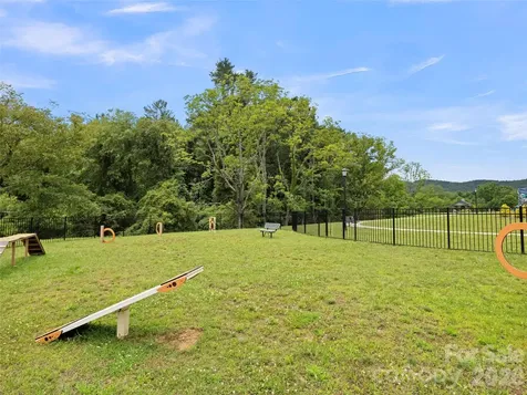 582 Daniel Circle Drive Mills River NC 28759