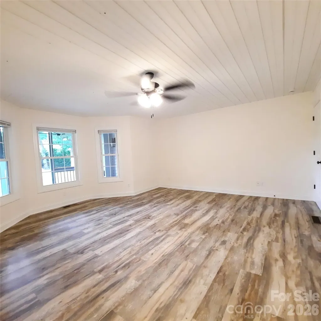 40 Brierfield Drive Candler NC 28715