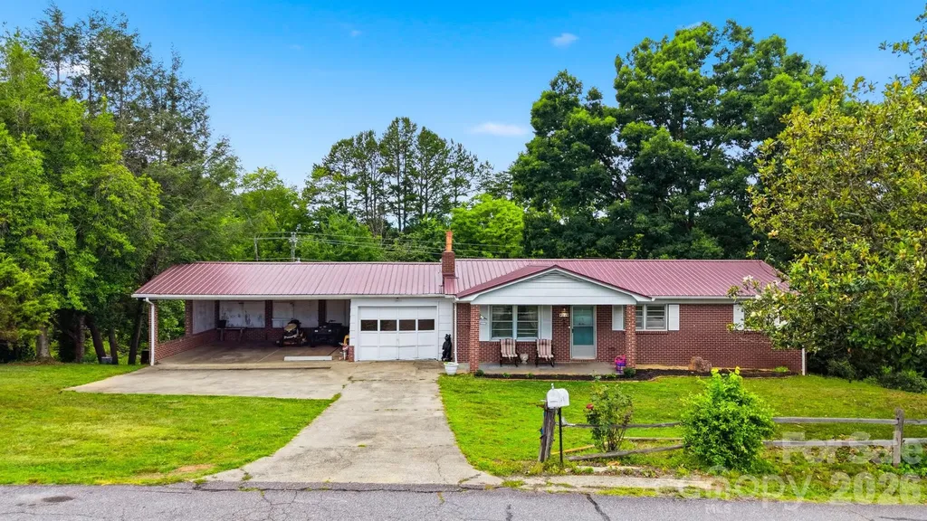 4219 Benfield Drive Hudson NC 28638