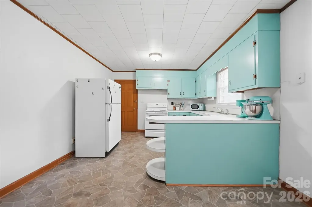 4219 Benfield Drive Hudson NC 28638