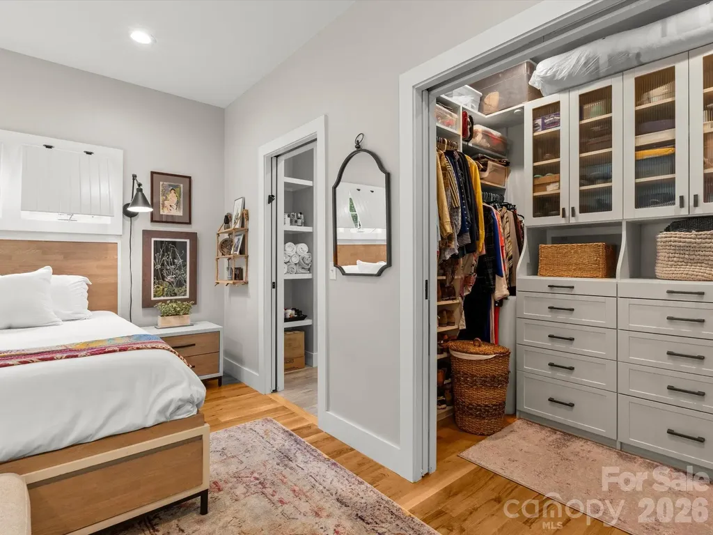 18 Thurland Avenue Asheville NC 28803
