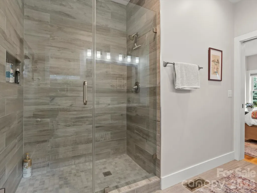 18 Thurland Avenue Asheville NC 28803