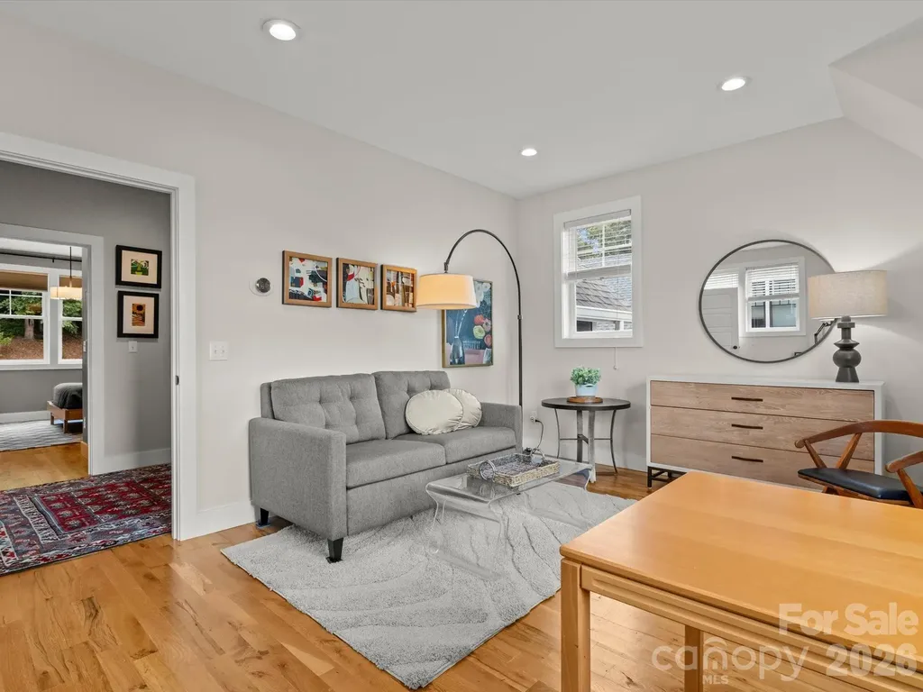 18 Thurland Avenue Asheville NC 28803