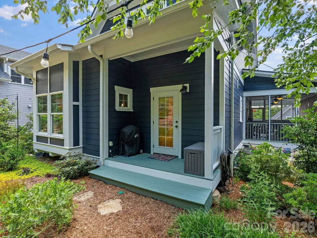 18 Thurland Avenue Asheville NC 28803