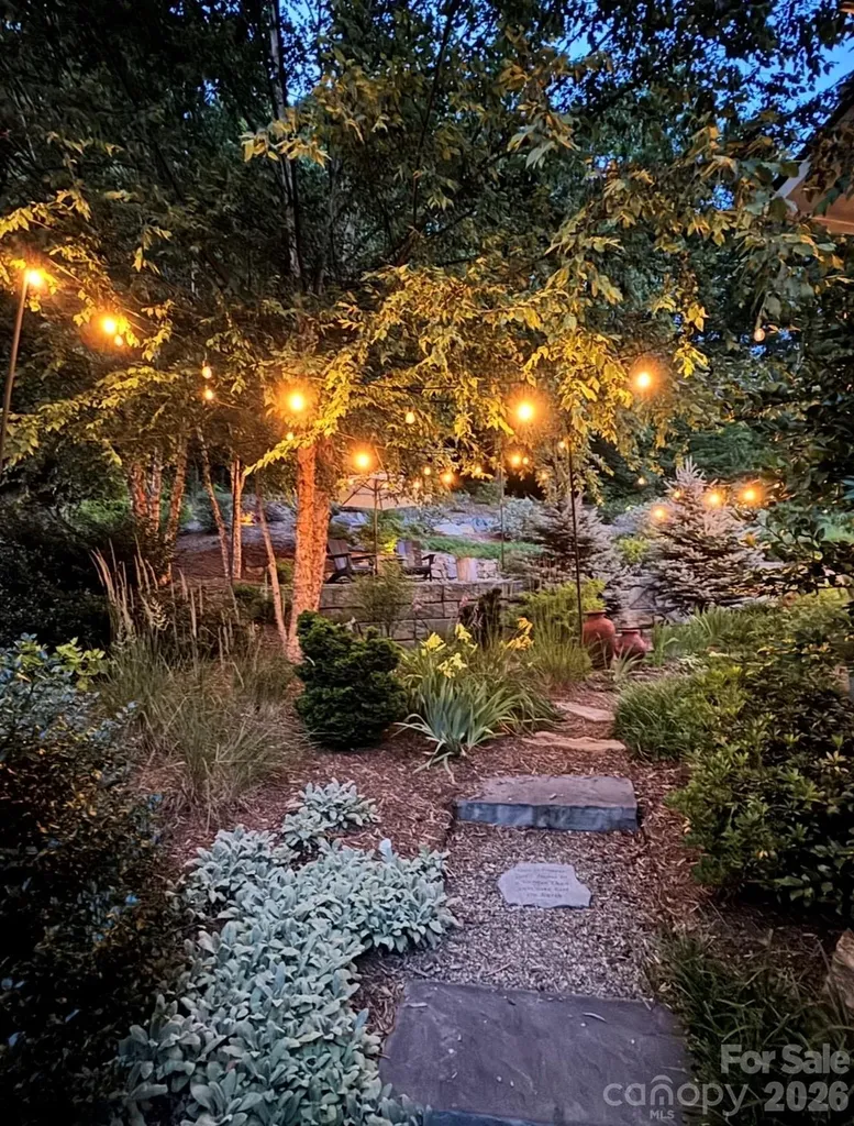 18 Thurland Avenue Asheville NC 28803