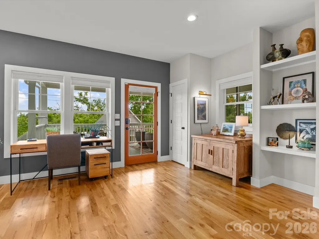 18 Thurland Avenue Asheville NC 28803