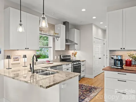 18 Thurland Avenue Asheville NC 28803