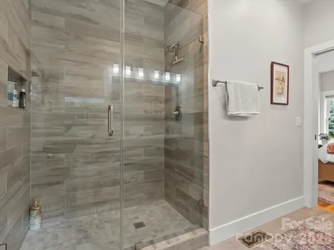 18 Thurland Avenue Asheville NC 28803