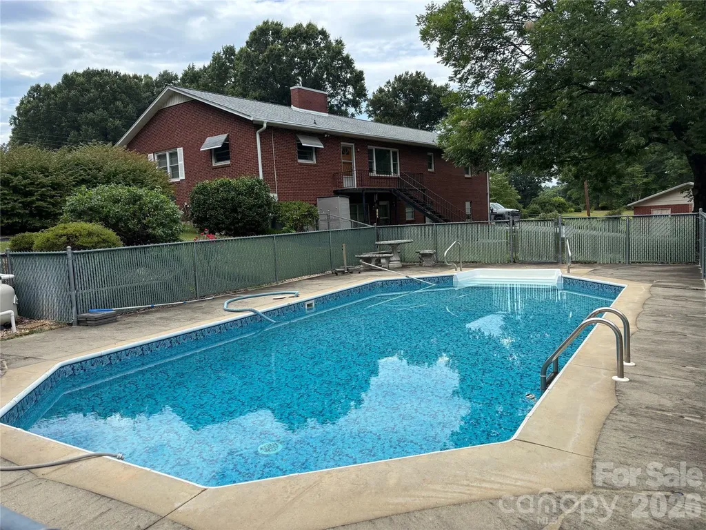 390 Airport Road Taylorsville NC 28681